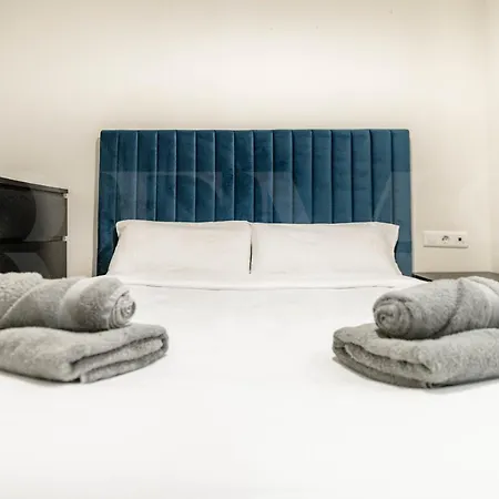 Modern Gem In Heart Of Malaga, Near Sights Rems Apartment Malaga