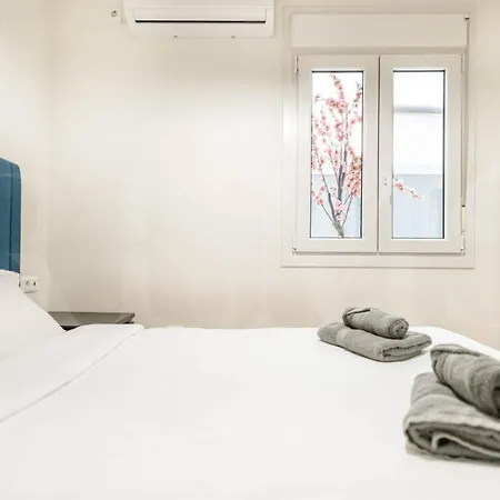 Modern Gem In Heart Of Malaga, Near Sights Rems Apartment Malaga